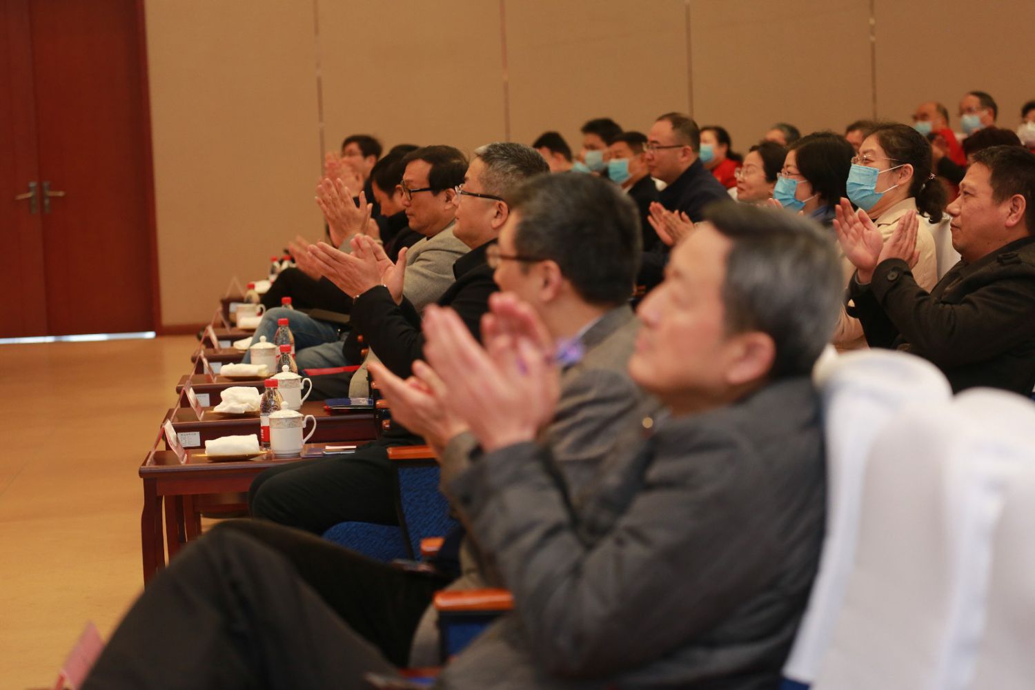 观众图1.jpg 观众图1.jpg