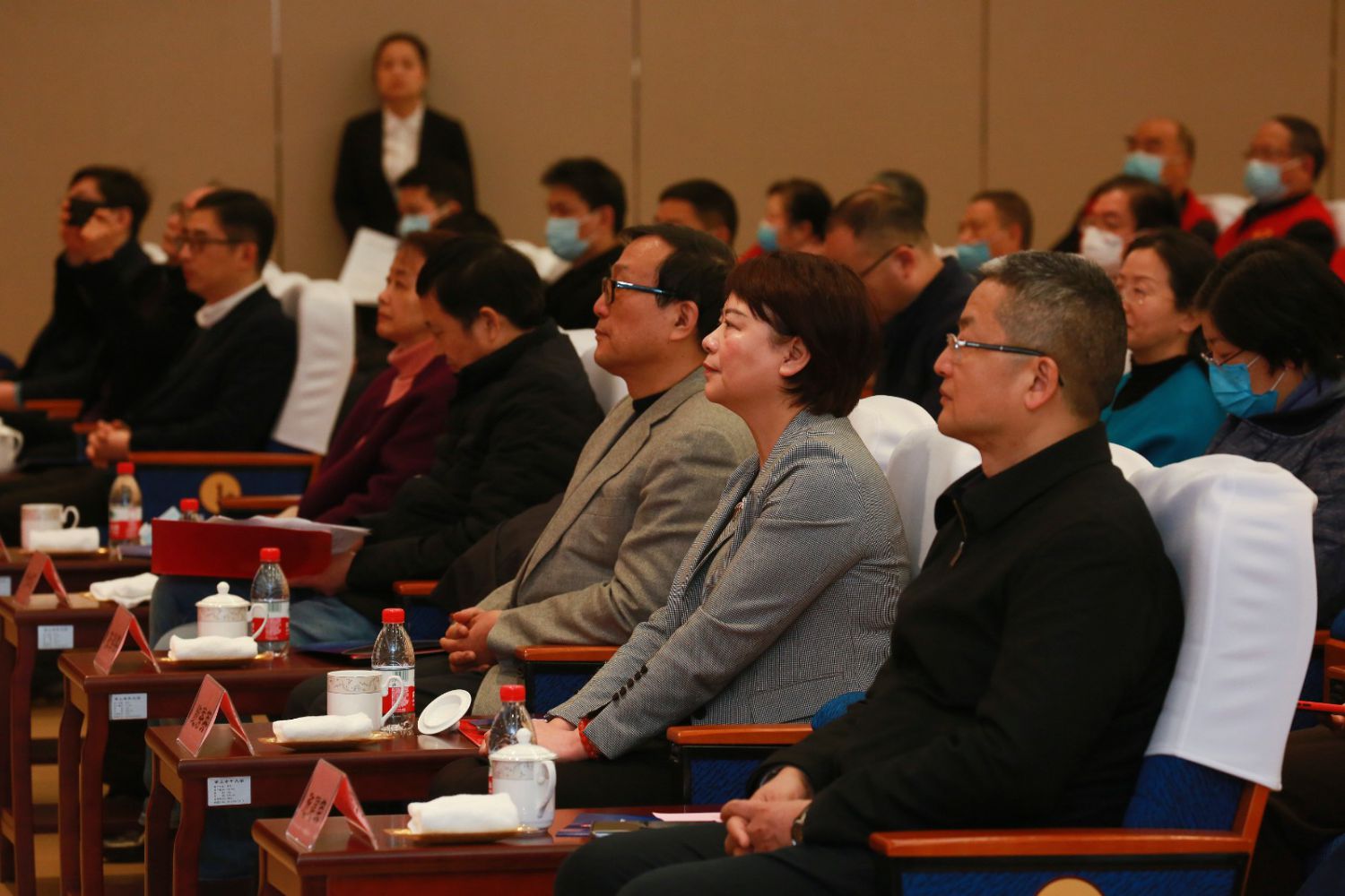 领导图.jpg 领导图.jpg