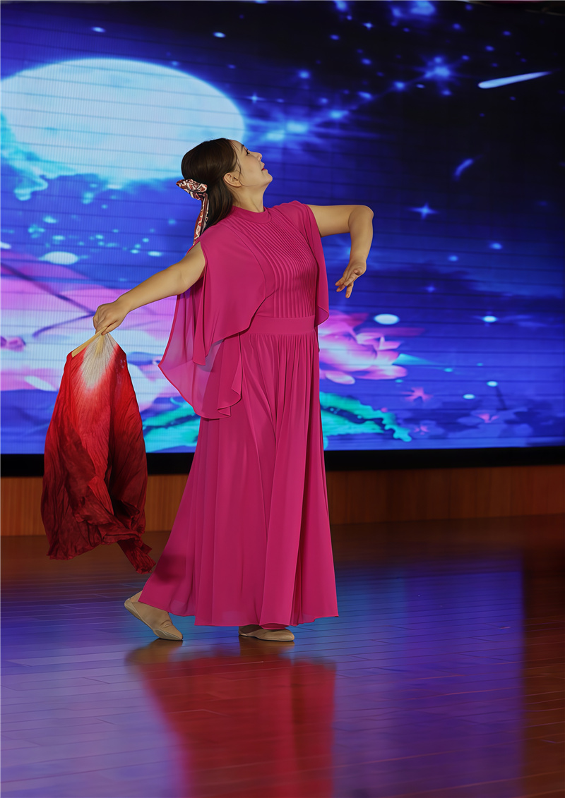 电钢琴初级一班《梁祝》.jpg 电钢琴初级一班《梁祝》.jpg