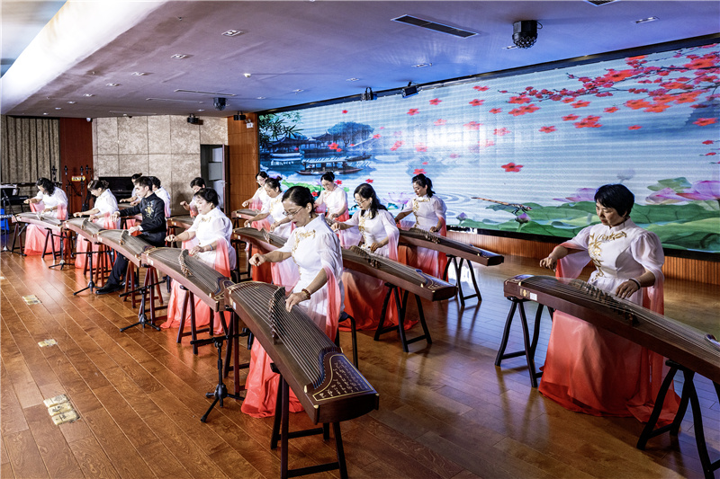 古筝一班《渔舟唱晚》.jpg 古筝一班《渔舟唱晚》.jpg