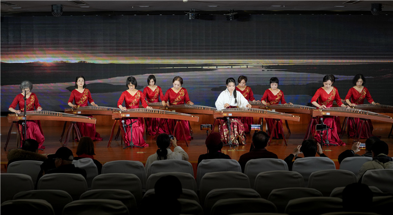 古筝提高二班《浏阳河》.jpg 古筝提高二班《浏阳河》.jpg